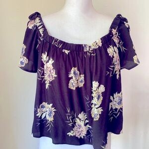 Cute floral crop blouse can we worn off the shoulder; tie shoulder detail.